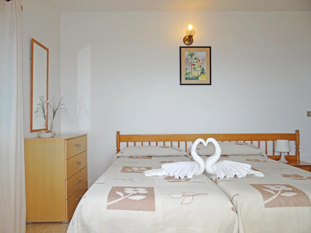 Apartamentos Dominguez Calera ภายนอก รูปภาพ