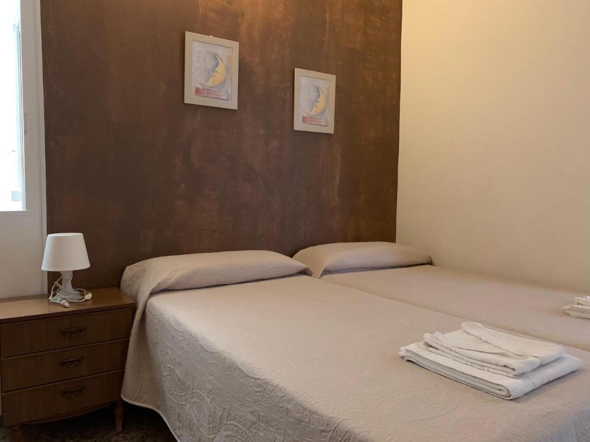 Apartamentos Dominguez Calera ภายนอก รูปภาพ