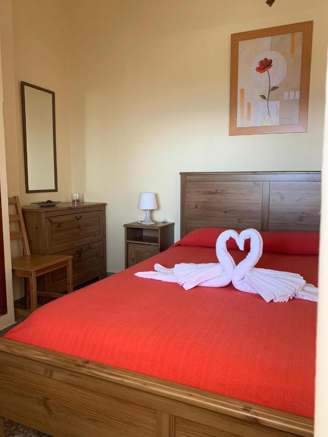 Apartamentos Dominguez Calera ภายนอก รูปภาพ